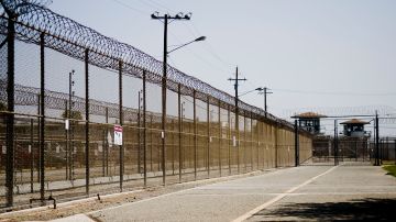 Reclusos matan a puñaladas a otro preso en una prisión de máxima seguridad de California
