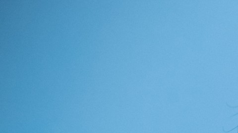 A pesar de este desafiante escenario, la actriz mantiene un espíritu resiliente.