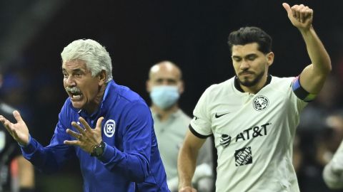 Ricardo Ferretti en un duelo contra en América.