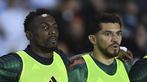 Julián Quiñones (i) y Henry Martín (d), compañeros en el Club América y en la selección de México.