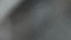 Edson Álvarez disputa un balón durante el partido de ida contra Honduras en los cuartos de final de la Liga de Naciones de Concacaf.