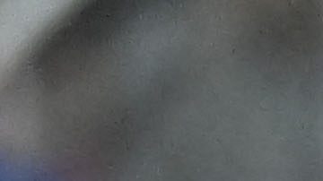 Edson Álvarez disputa un balón durante el partido de ida contra Honduras en los cuartos de final de la Liga de Naciones de Concacaf.