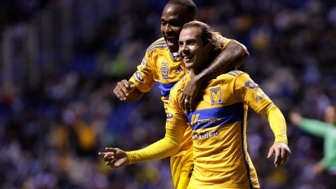 Tigres en celebración de gol ante el Puebla.