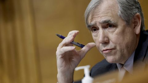Jeff Merkley, senador por Oregón