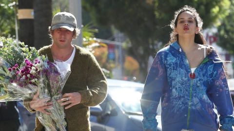 Jeremy Allen y Rosalía en Los Ángeles.