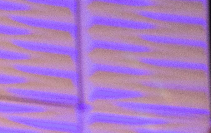 Iván Adaime, presidente de Impremedia, con el premio a Mejor Audio obtenido por el podcast "La Opinión Hoy".