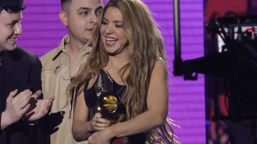 Shakira recibe Latin Grammy 2023.