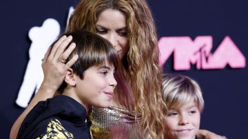 Shakira, Milan y Sasha en los MTV VMAs 2023.