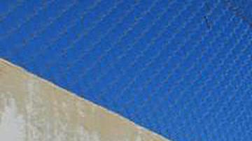 Encuentran a 123 migrantes encerrados en un tráiler abandonado en México