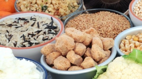 Investigación revela 5 alimentos que debes comer para vivir 10 años más