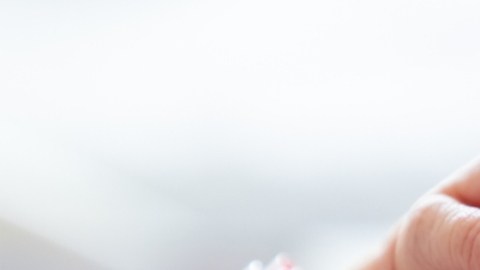 Nacimientos de bebés prematuros se previnieron con vacunas de Covid: nueva investigación