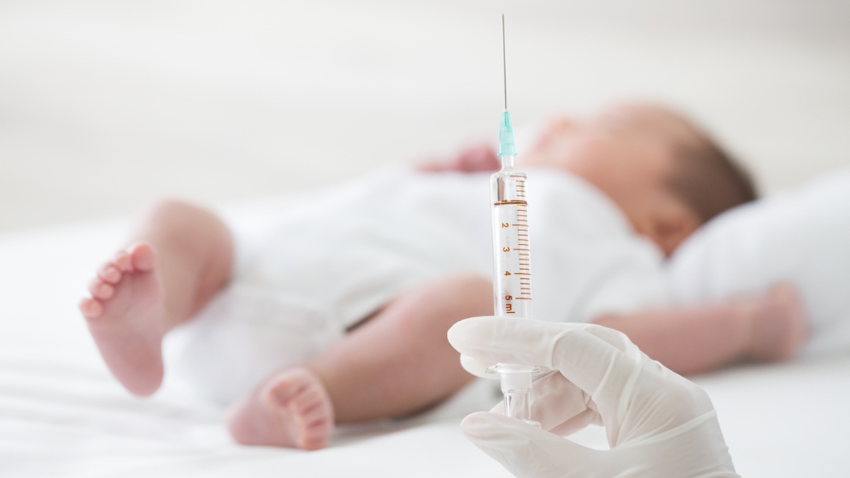 Nacimientos de bebés prematuros se previnieron con vacunas de Covid: nueva investigación