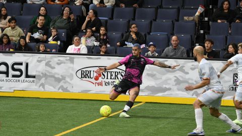 Marco Fabián en su debut con Empire Strykers.