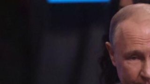 Vladimir Putin se dirigió a la población rusa en una conferencia de prensa de cuatro horas de duración.