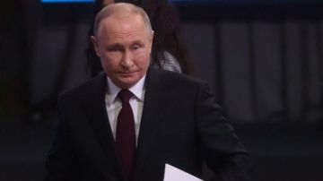 Vladimir Putin se dirigió a la población rusa en una conferencia de prensa de cuatro horas de duración.