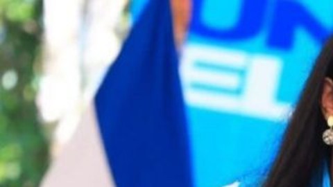 Claudia Rodríguez de Guevara es la primera mujer presidenta de El Salvador.