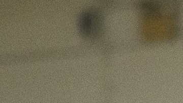 AJ López se prepara a tirar el balon en su partido de futbol de potencia en Pomona High School.