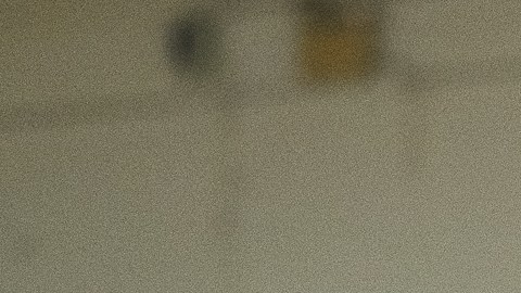 AJ López se prepara a tirar el balon en su partido de futbol de potencia en Pomona High School.