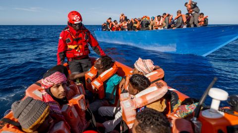 Tragedia migrante: Más de 60 personas se ahogan en naufragio frente a Libia, según la ONU