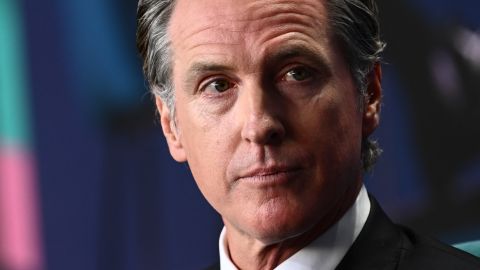 Newsom no cree que sea necesario sacar a Trump de la boleta electoral en las elecciones de California.