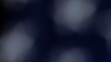 La presidenta del Caucus Hispano del Congreso, Nanette Barragán, lamentó la apertura de Biden para complicar protecciones a inmigrantes.