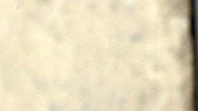 Hombre apuntando con un arma