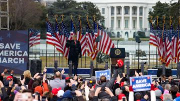 El presidente Donald Trump llega al mitin "Stop The Steal" el 6 de enero de 2021 en Washington, DC.