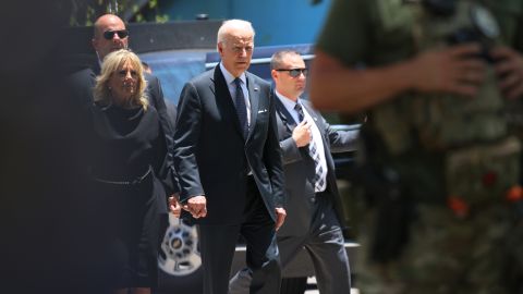 Auto choca contra camioneta del Servicio Secreto que custodiaba a Biden frente a sede de campaña en Delaware