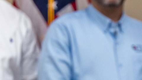 Greg Abbott firma ley SB4 que establece medidas más severas contra migrantes indocumentados