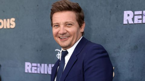 A un año de su accidente, Jeremy Renner regresó al hospital en el que salvaron la vida para agradecer al personal médico