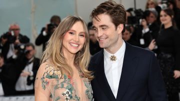 Robert Pattinson y Suki Waterhouse han desatado recientes rumores sobre su compromiso.