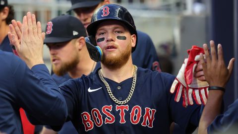 Álex Verdugo deberá afeitar su barba tras llegar a los New York Yankees.