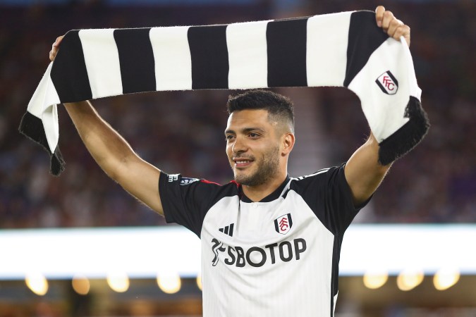 Raúl Jiménez en su presentación con el Fulham. Kevin Sabitus - Getty Images.