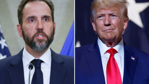 El fiscal especial Jack Smith y el expresidente Donald Trump.