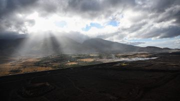 Excursionista sobrevive a una caída de casi 1,000 pies desde una ruta de senderismo en Hawaii