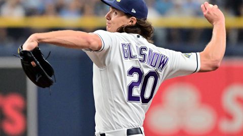 Tyler Glasnow tiene ocho temporadas en Las Mayores.