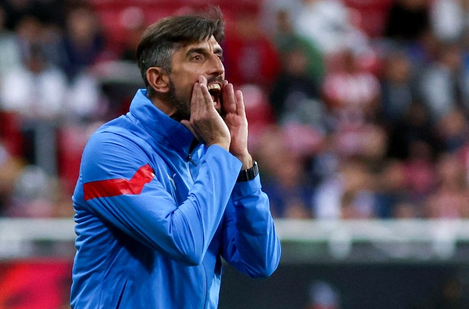 Veljko Paunovic ha dirigido más de 40 partidos en el banquillo del Rebaño Sagrado. ULISES RUIZ - Getty Images.