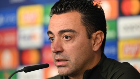 Xavi Hernández está siendo cuestionado por su rendimiento en el FC Barcelona.