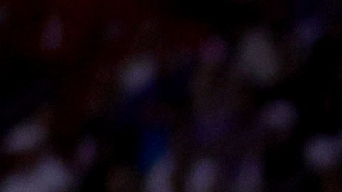 El jugador del Miami Heat, Jaime Jáquez Jr., disputándole un balón a LeBron James.