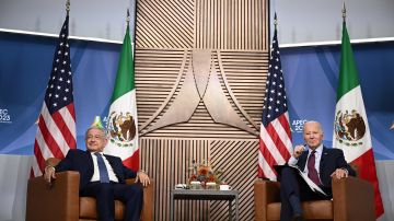 Los presidentes Andrés Manuel López Obrador y Joe Biden en su reunión en San Francisco durante la APEC.