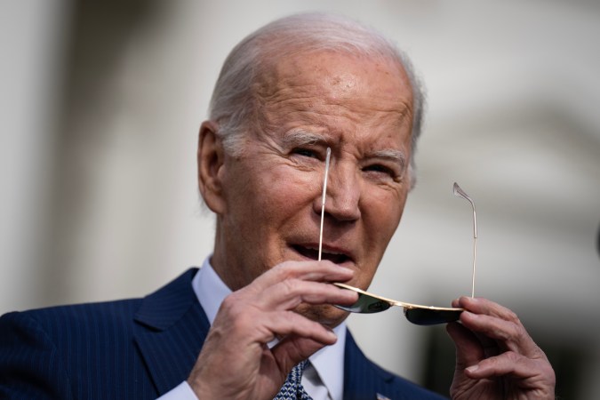 Biden confiesa a donantes que "no está seguro de postularse" en 2024 si Trump no estuviera en la carrera