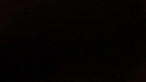 Salma Hayek portó un ugly suéter con la leyenda “amo la Navidad”.