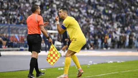 Cristiano Ronaldo reclamando luego de que le anularan un gol por posición adelantada.