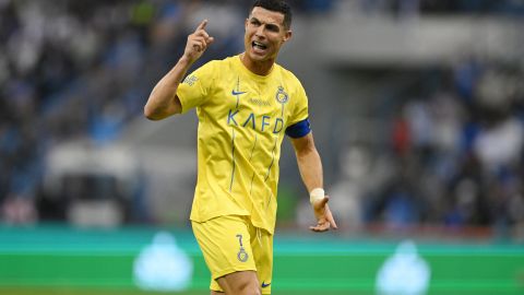 Cristiano Ronaldo de Al Nassr reacciona durante el partido de la Liga Pro Saudita entre Al Hilal y Al Nassr en el Estadio Internacional Rey Fahd.