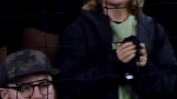 Steve Clark, portero del Houston Dynamo, no puede hacer nada ante el remate de Ryan Hollingshead, del LAFC.