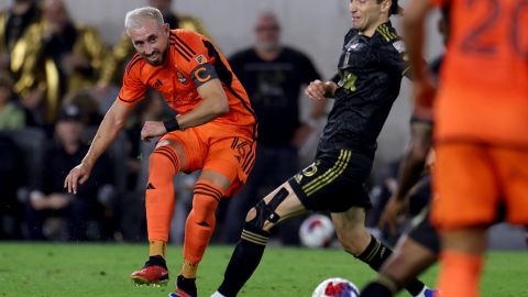 El mediocampista mexicano Héctor Herrera se encuentra en su segunda temporada con el Houston Dynamo.