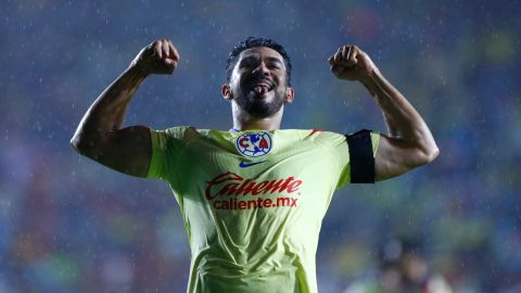 Henry Martín en celebración de gol con el América.