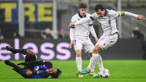 Cuadrado se lesionó enla Champions League.