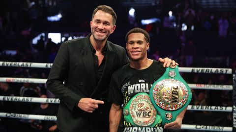 Eddie Hearn y Devin Haney