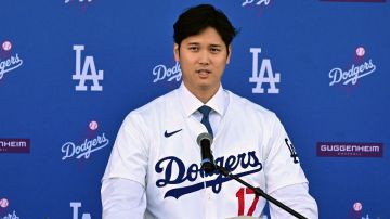 Shohei Ohtani en su presentación con los Dodgers.